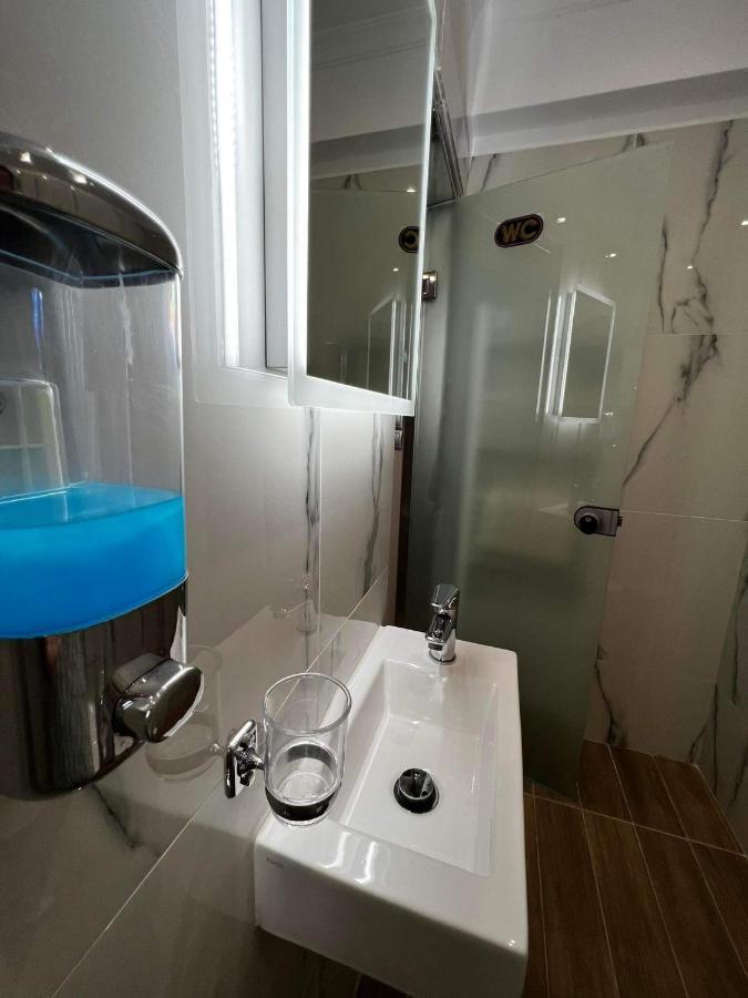 Atlantis Apartments Ártemida Kültér fotó